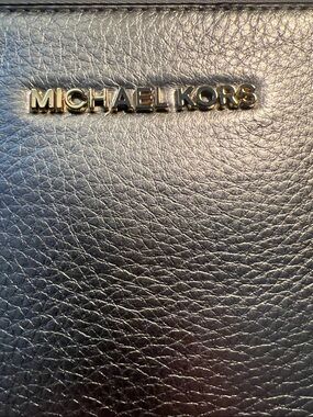 Worn 1x like new Michael Kors Metallic Bedford zip clutch Gold Wristlet Clutch